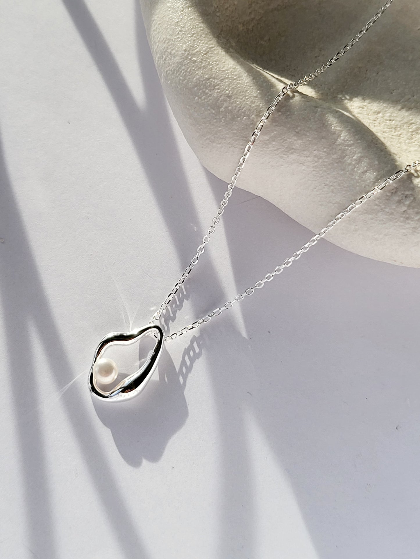 JAMT.B 925 Sterling Silver Miro Pendant with Freshwater Pearl Necklace