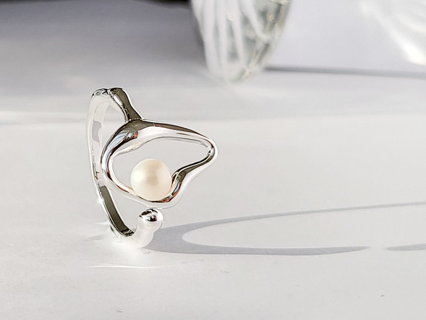 JAMT.B 925 Sterling Silver Miro Ring with Freshwater Pearl