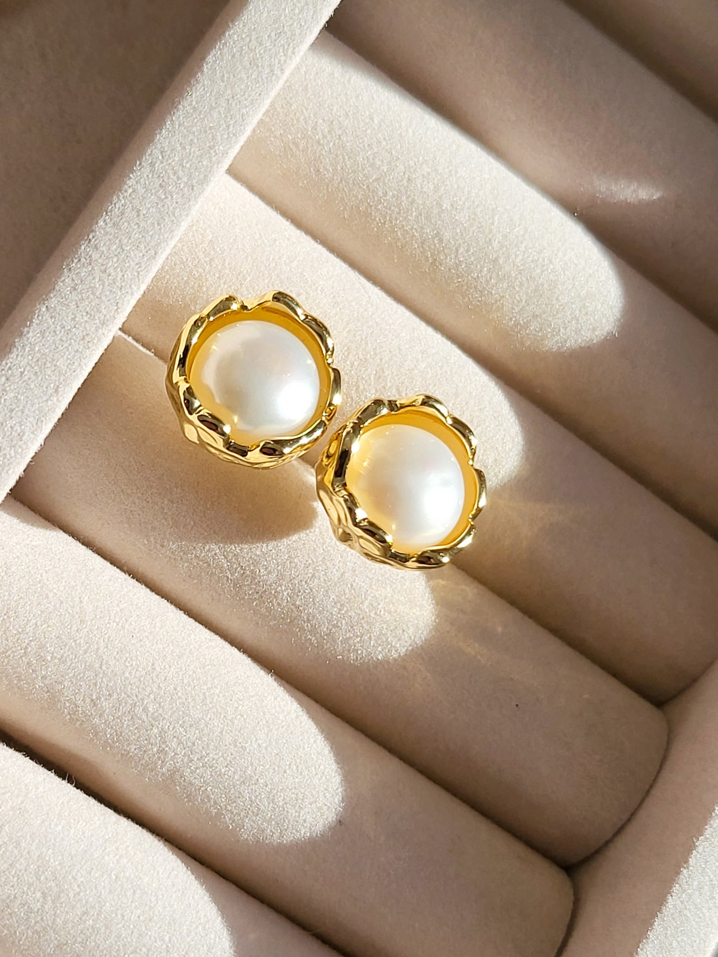 18K gold plated on brass Pearl Stud Earrings