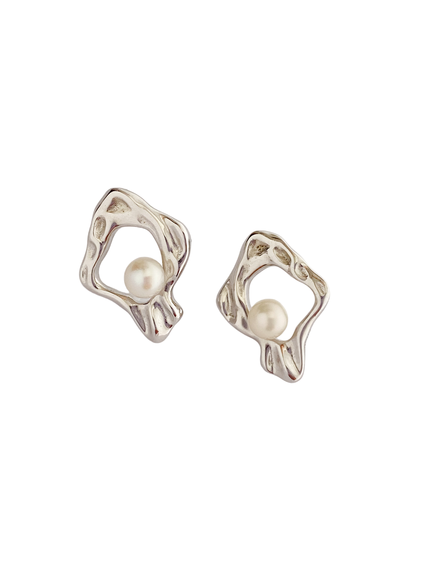 JAMT.B Miro Studs with Freshwater Pearl