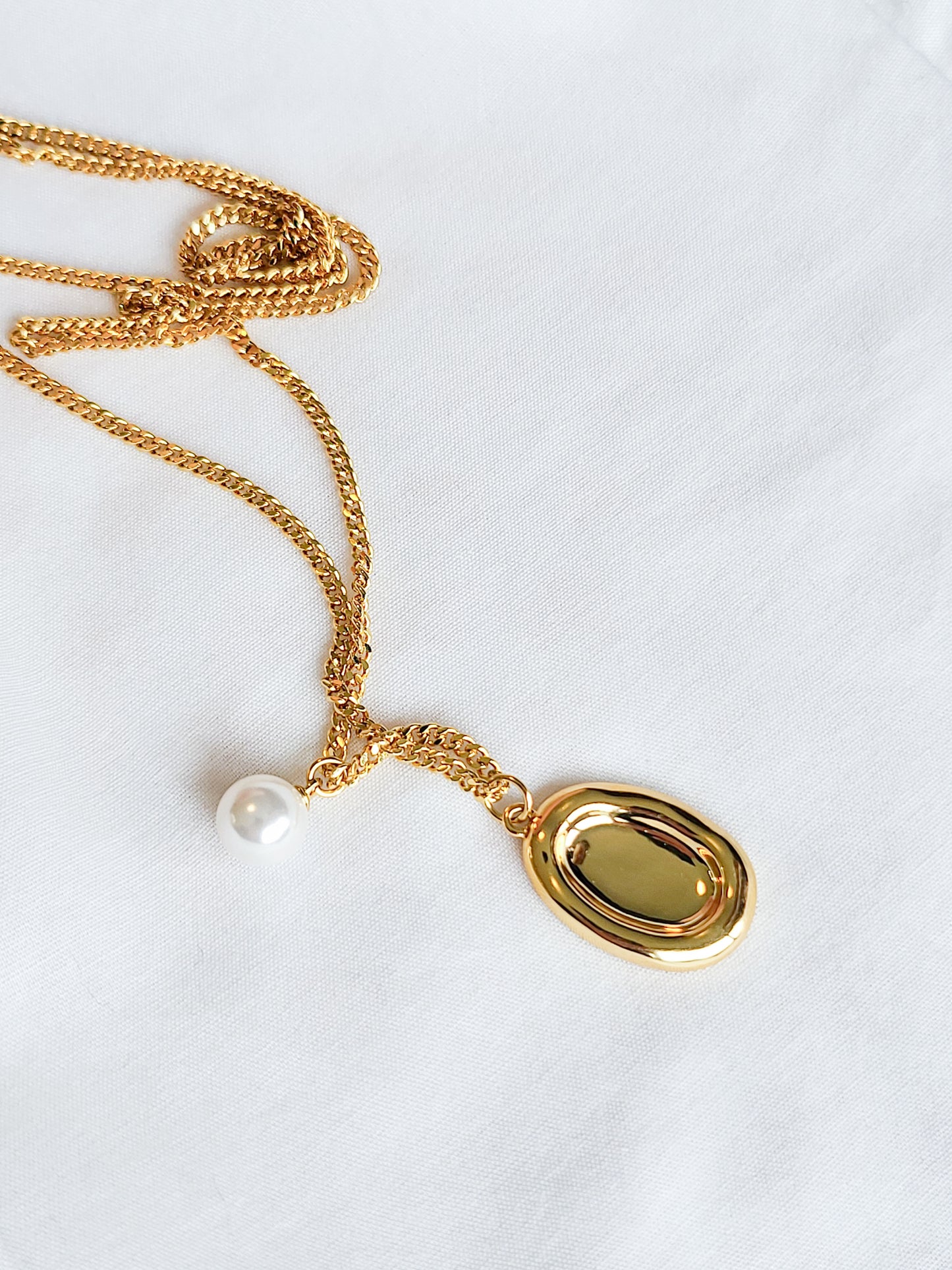 JAMT.B 18K gold plated Oval Pendant Necklace