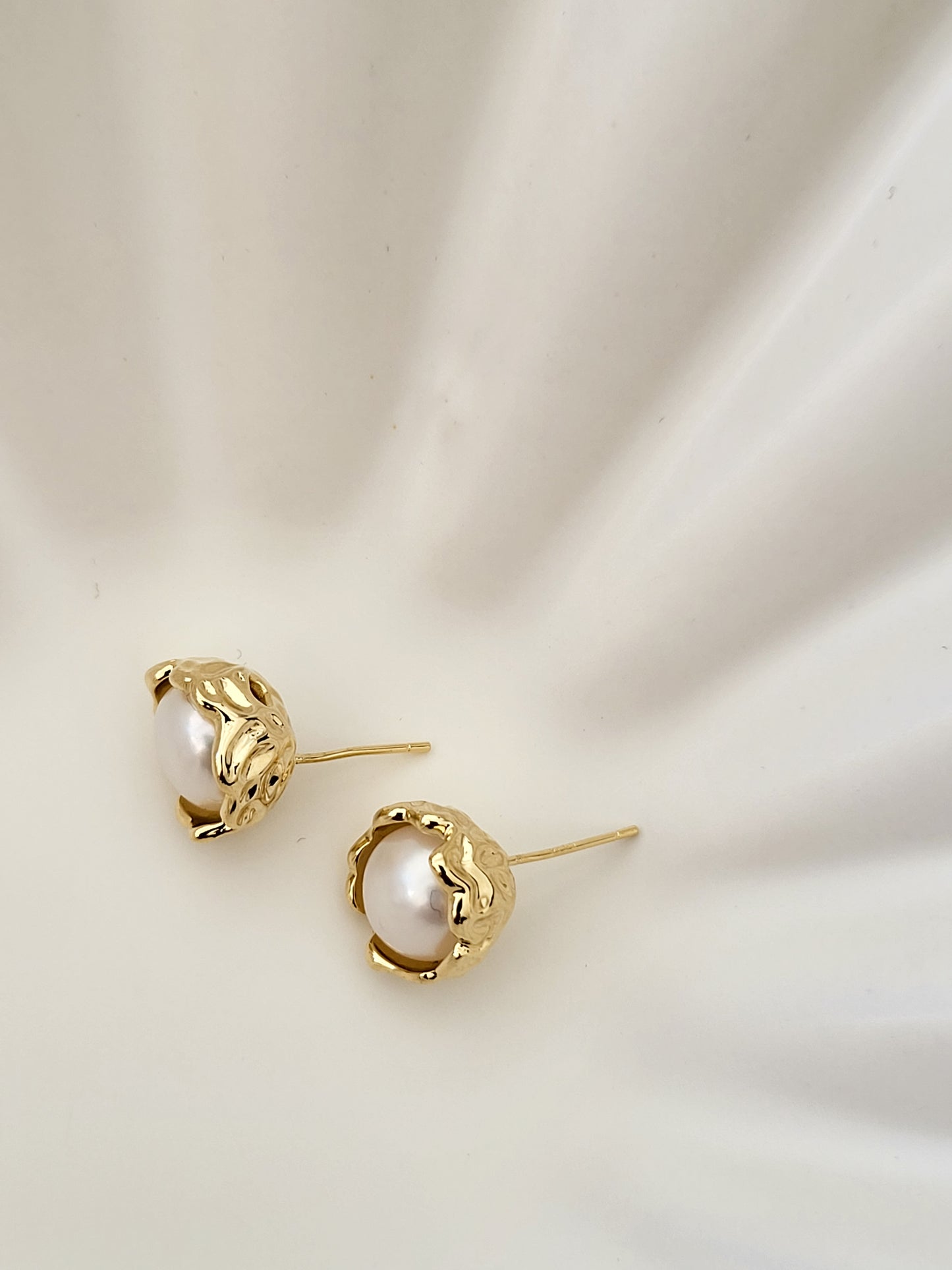 18K gold plated on brass Pearl Stud Earrings